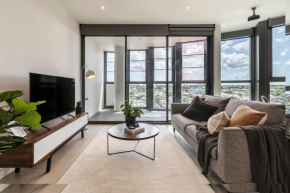 Spacious 2 bedroom apartment with Free parking-00189
